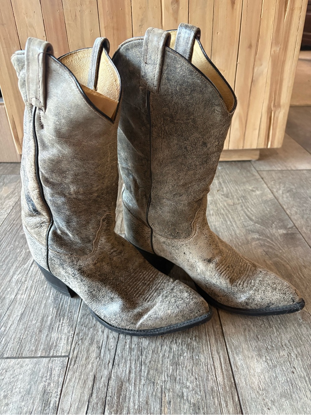 Tony Lama Vintage 100% Sheepskin Boots